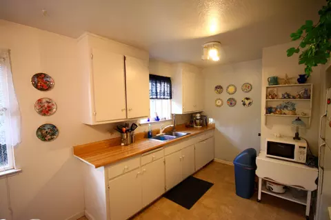 1199 Riviera Dr, Redding, CA 96001 photo 7
