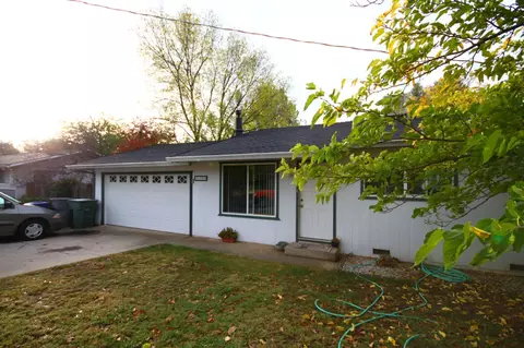1199 Riviera Dr, Redding, CA 96001 photo 2