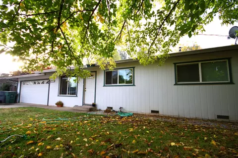 1199 Riviera Dr, Redding, CA 96001 photo 11