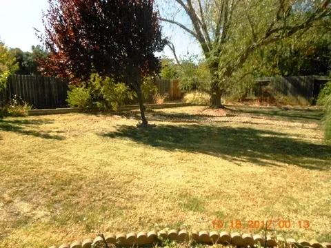 2001 Yahi Ln, Redding, CA 96002 photo 4