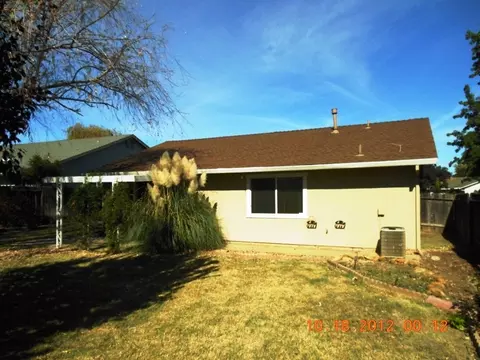 2001 Yahi Ln, Redding, CA 96002 photo 3