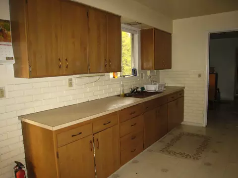 1738 Victor, Redding, CA 96002 photo 5