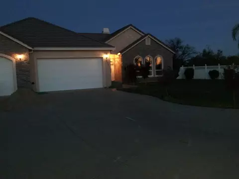 973 River Bend Dr, Redding, CA 96003 photo 1