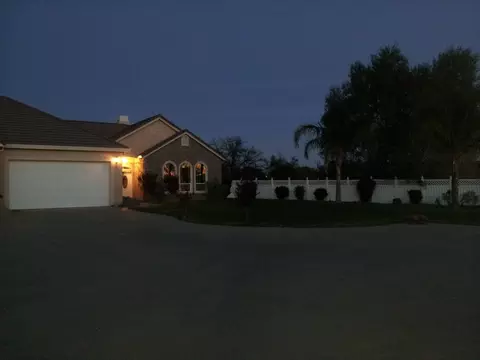 973 River Bend Dr, Redding, CA 96003 photo 2