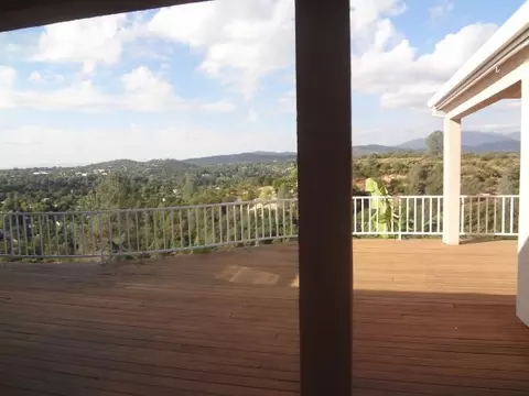 134 Ironwood Ln, Redding, CA 96003 photo 4