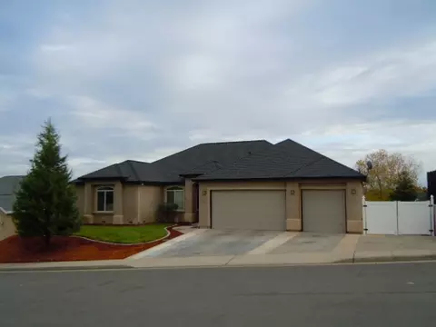 547 Fair Hl, Redding, CA 96003 photo 2