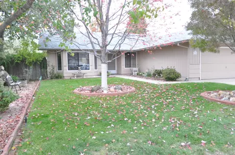 1710 Sterling Dr, Redding, CA 96003 photo 2
