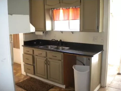 1448 Benton Dr, Redding, CA 96003 photo 3