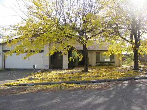 4025 Oro St, Redding, CA 96001 photo 1