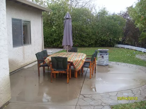 549 Hanland Ct, Redding, CA 96003 photo 3