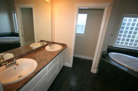 2279 Wicklow St, Redding, CA 96001 photo 12