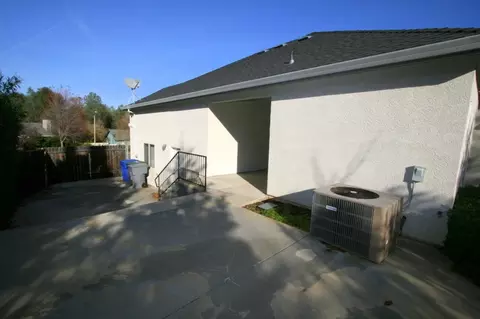 2279 Wicklow St, Redding, CA 96001 photo 15