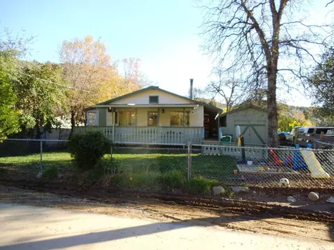 14873 Lamoine Dr, Redding, CA 96003 photo 2