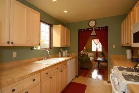 1231 Olive Ave, Redding, CA 96001 photo 2
