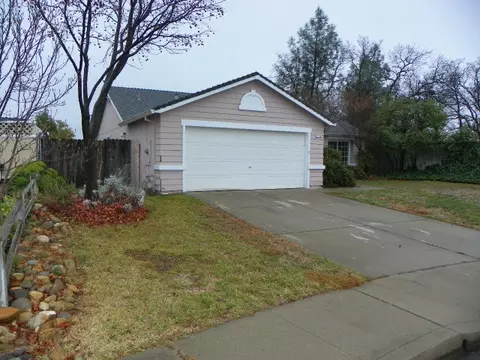 710 Mallard St, Redding, CA 96003 photo 2