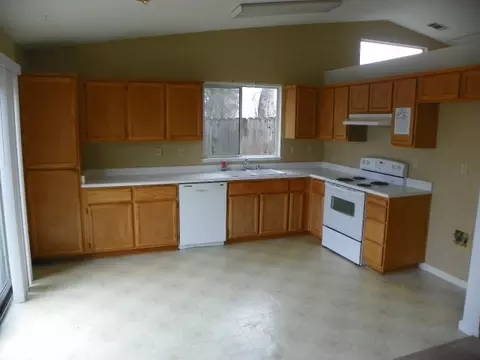 710 Mallard St, Redding, CA 96003 photo 6
