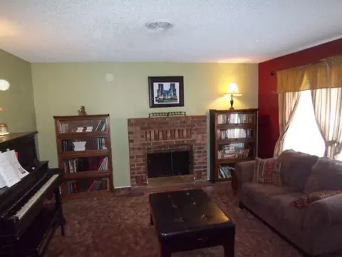 1140 Harpole, Redding, CA 96002 photo 2