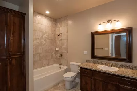 842 Country Oak Dr, Redding, CA 96003 photo 11