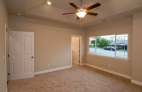 842 Country Oak Dr, Redding, CA 96003 photo 7