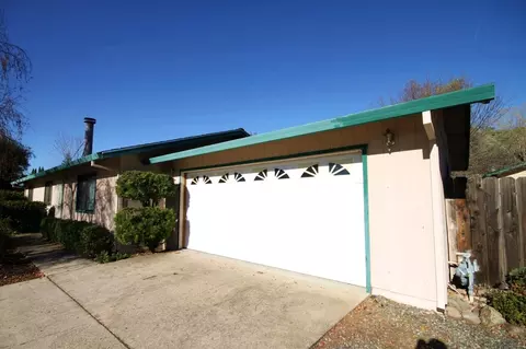 2488 Harlan Dr, Redding, CA 96003 photo 2