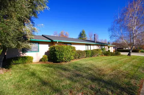 2488 Harlan Dr, Redding, CA 96003 photo 1