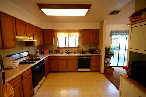 2488 Harlan Dr, Redding, CA 96003 photo 6