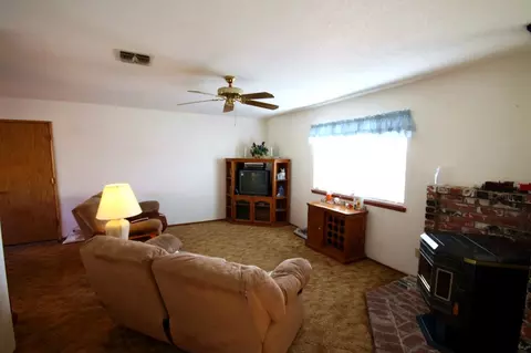 2488 Harlan Dr, Redding, CA 96003 photo 8