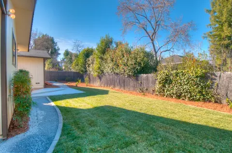 532 Royal Oaks Dr, Redding, CA 96001 photo 30