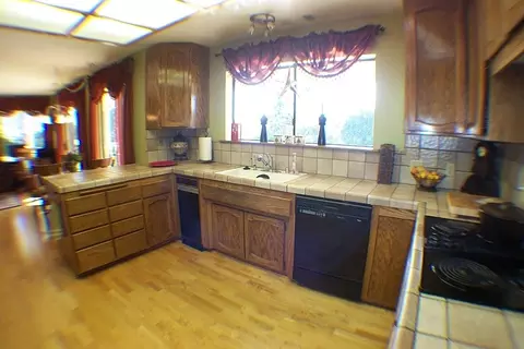 3639 Wasatch Dr, Redding, CA 96001 photo 8