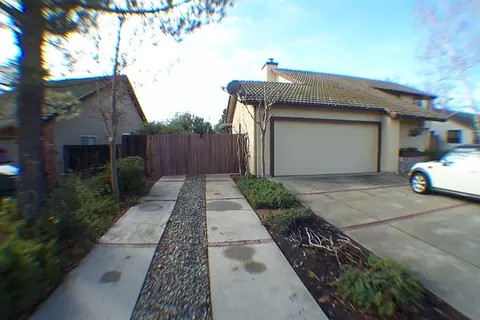 3639 Wasatch Dr, Redding, CA 96001 photo 2