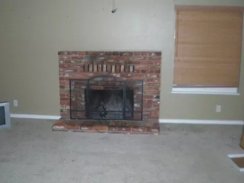 1963 Sycamore Dr, Redding, CA 96001 photo 5