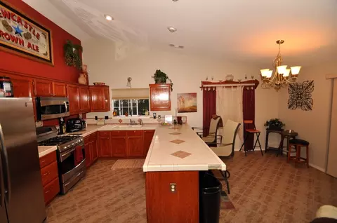 1575 Lavender Way, Redding, CA 96003 photo 3