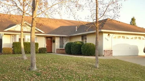 1575 Lavender Way, Redding, CA 96003 photo 1