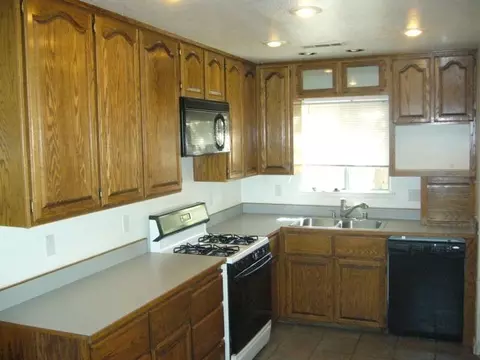 3879 Sunwood, Redding, CA 96003 photo 2