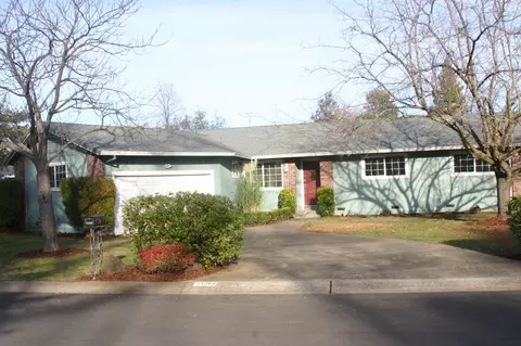 7093 Granada Dr, Redding, CA 96002 photo 3