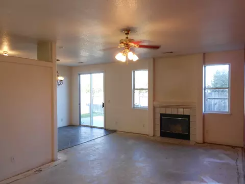 619 Springer Dr, Redding, CA 96003 photo 2