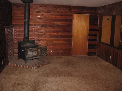 1473 Riviera Dr, Redding, CA 96001 photo 2