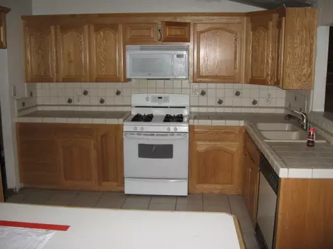 1473 Riviera Dr, Redding, CA 96001 photo 4