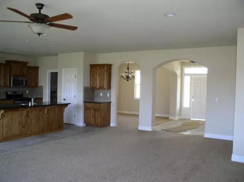 6568 Capitola Pl, Redding, CA 96001 photo 2