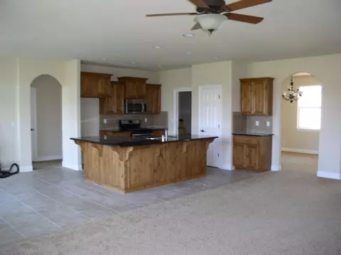 6568 Capitola Pl, Redding, CA 96001 photo 3