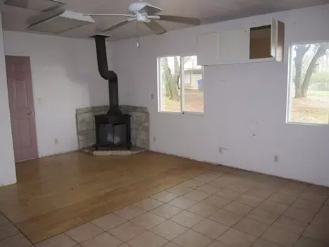 1640 Green St, Redding, CA 96002 photo 2