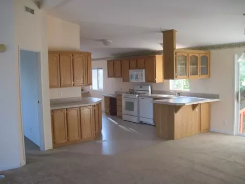 16734 Thompson Ln, Redding, CA 96001 photo 2