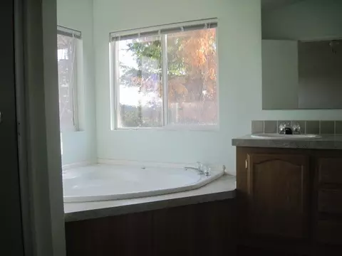 16734 Thompson Ln, Redding, CA 96001 photo 4