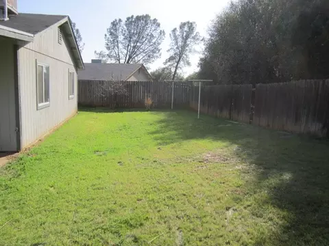 4514 Kayla Dr, Redding, CA 96002 photo 3