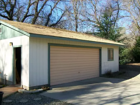 12054 Daut Rd, Redding, CA 96003 photo 3