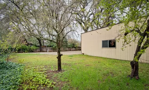 3047 Birch Way, Redding, CA 96002 photo 28