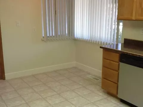 3047 Birch Way, Redding, CA 96002 photo 10