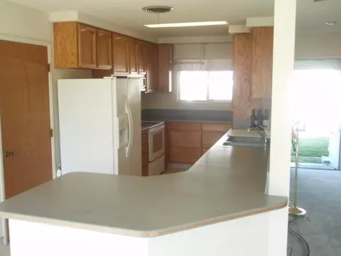 1949 Sycamore Dr, Redding, CA 96001 photo 4