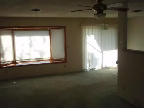 1949 Sycamore Dr, Redding, CA 96001 photo 3