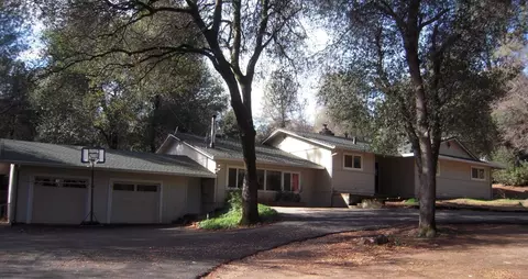 15894 Ganim Ln, Redding, CA 96001 photo 1